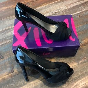 Fioni Black Peep Toe Kutzie Heels